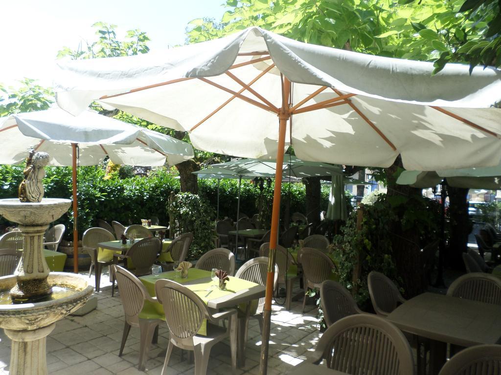 Appart'Hotel Les Tilleuls Saint-Macaire Oda fotoğraf